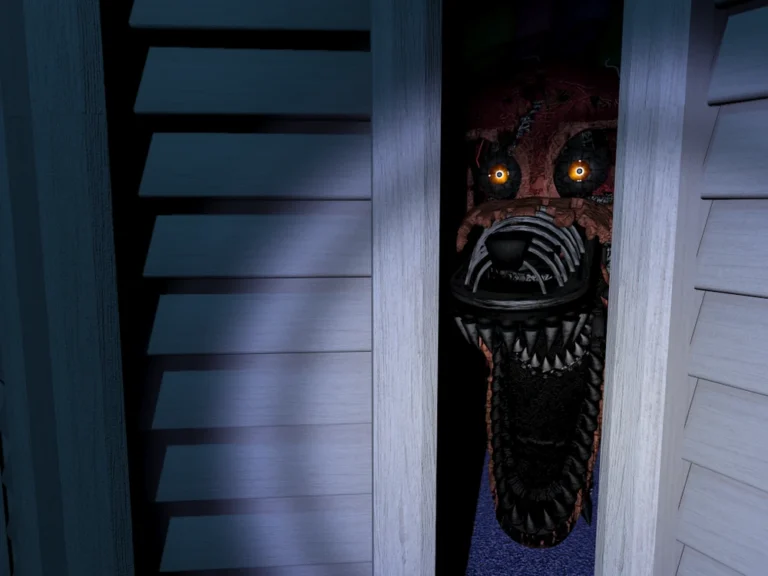 Nightmare Foxy in the closet